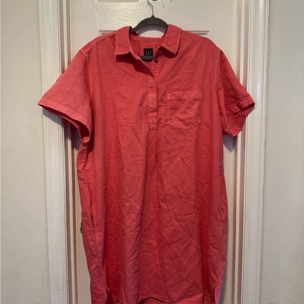 GAP Red Casual Button Down Shirt Short Sleeve